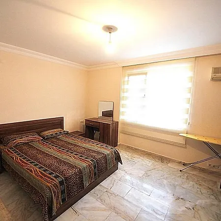 Euro 7 Apartment